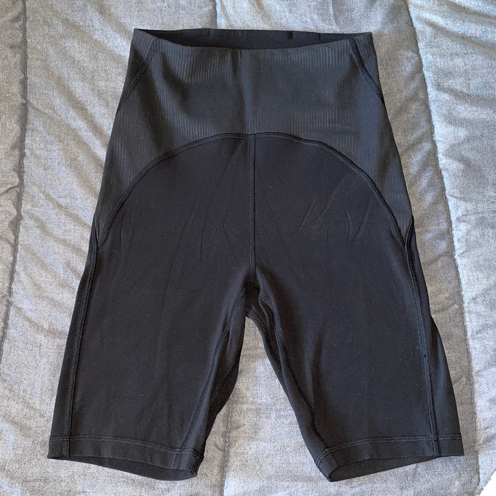 Blissful Bend Biker Short 8”